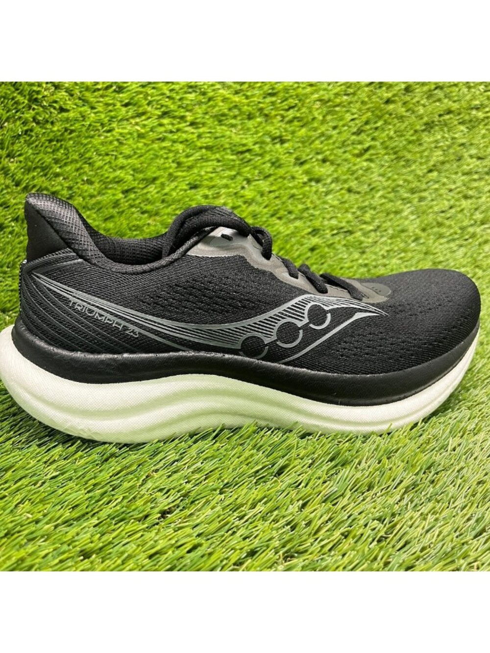 Saucony Triumph 23 Womens Size 7.5D Black White Athletic Running Shoes Sneakers